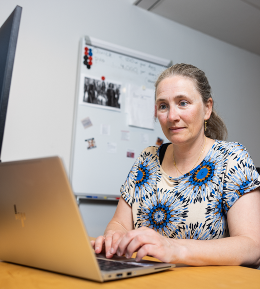 Projectmanager en vertaler Paula zorgt voor zorgvuldigheid en consistentie in elke taal